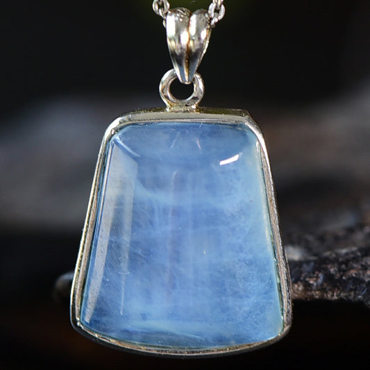 An aquamarine gemstone pendant