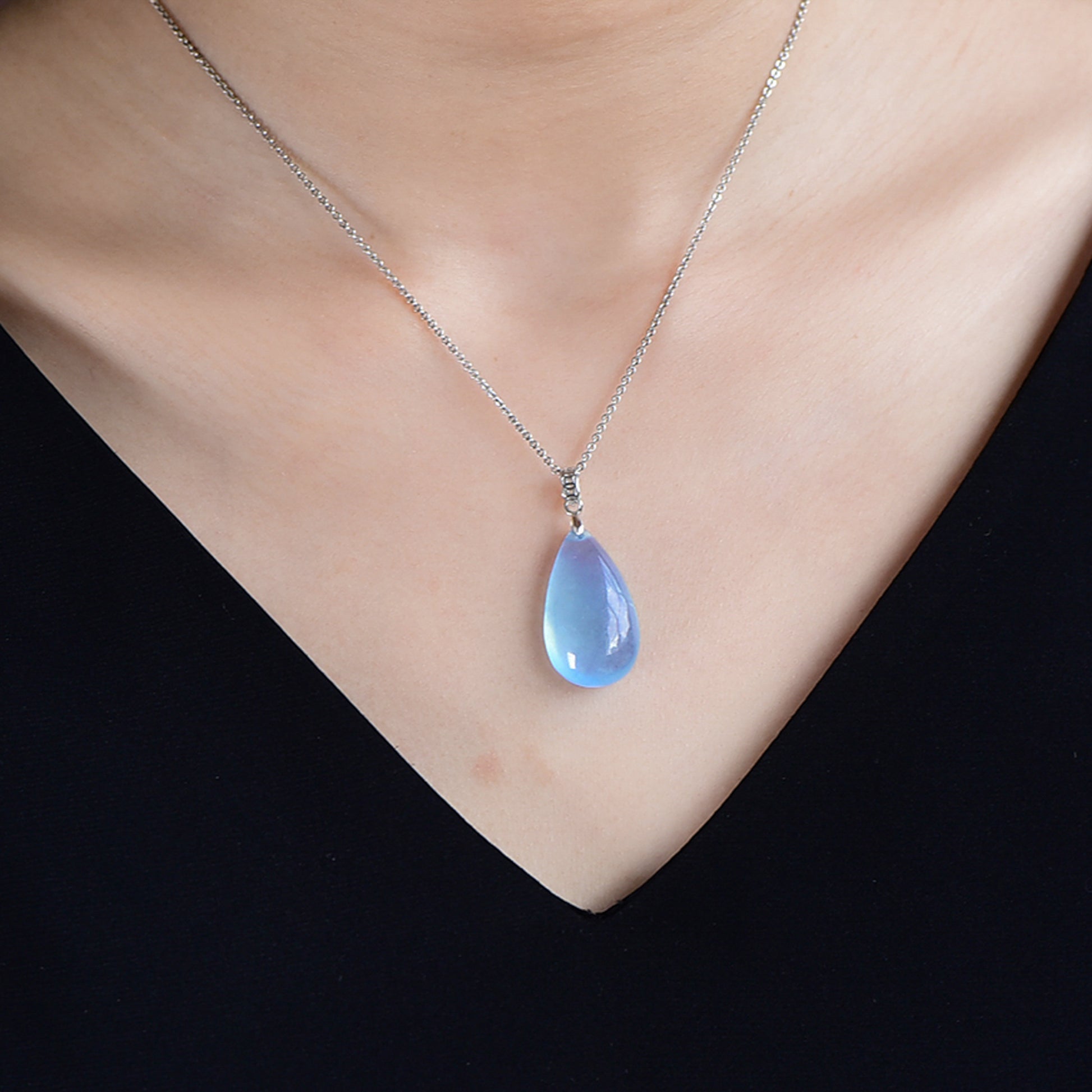 A natural aquamarine necklace on a neck